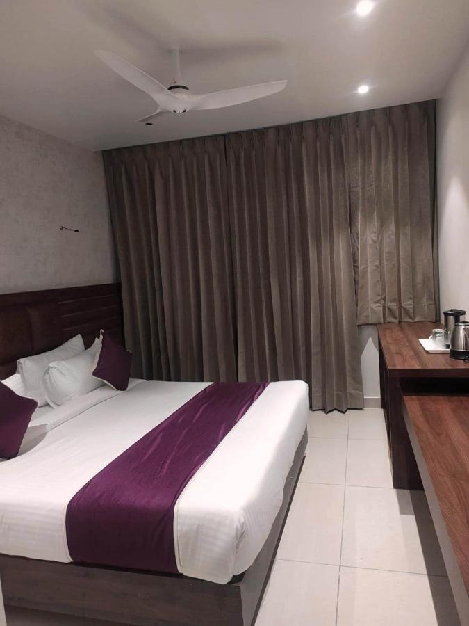 Rajlaxmi Hotel - Free Airport Pickup And Drop Divisione di Divisione di Jaipur Esterno foto